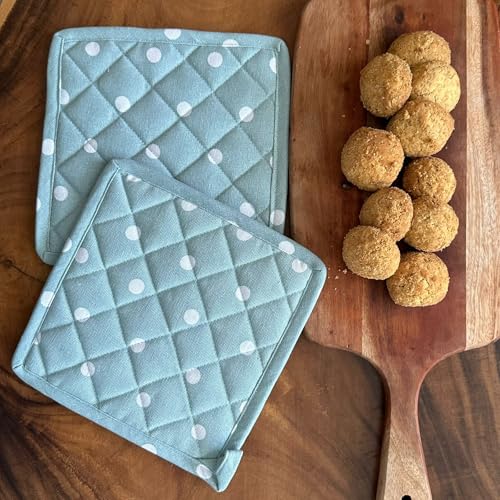 Oak & Lily Combo Set of Oven Mittens & Pot Holders | 100% Cotton | Heat Resistant & Cushioned | Washable | European Quality | for Cooking, Baking, BBQ & Microwave Use (Blue and White Polka Dot Print) - Image 5
