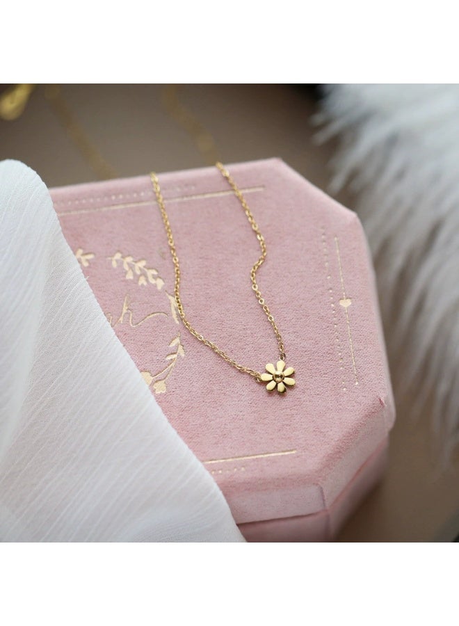 Goolsky Gold Daisy Pendant Necklace for Women – Minimalist Retro Layered Clavicle Chain Jewelry, Daisy Motif, Daily/Office/Casual Wear, Retro Chic - Image 3