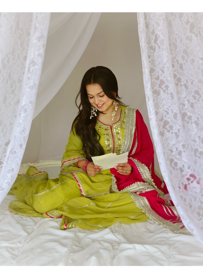 Super Asian "Embroidered Charm: Ready-to-Wear Georgette Suit with Designer Lace Work"  - Image 5