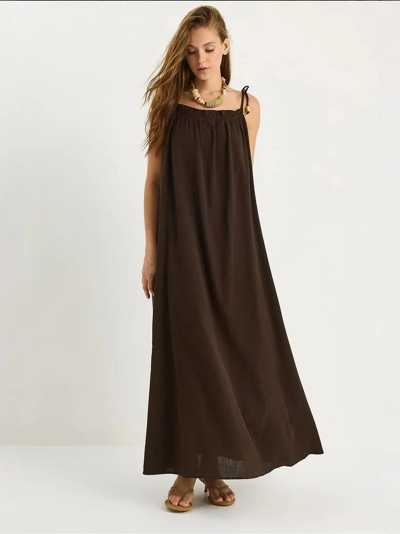 LUCCI Maxi Dress with Ruffle Detail