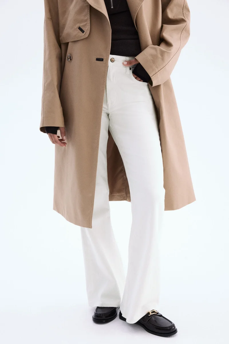 اتش اند ام جينز بقصة حافة واسعة وخصر عالي