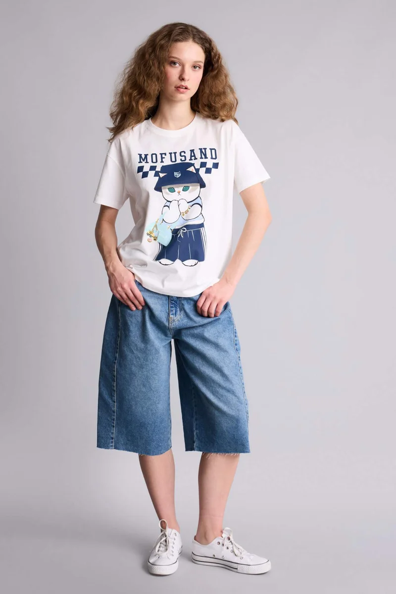 ديفاكتو Oversize Fit Crew Neck Printed Short Sleeve T-Shirt