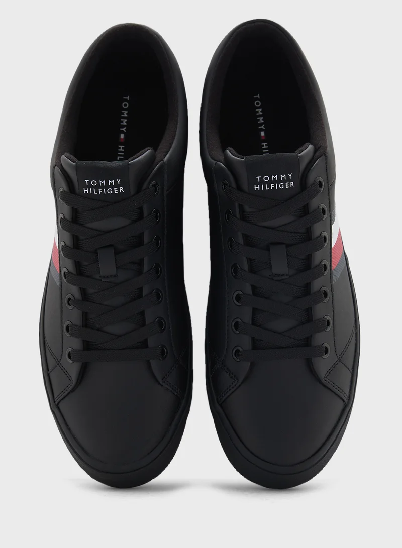 تومي هيلفيغر Casual Lase Up Low - Top Sneakers