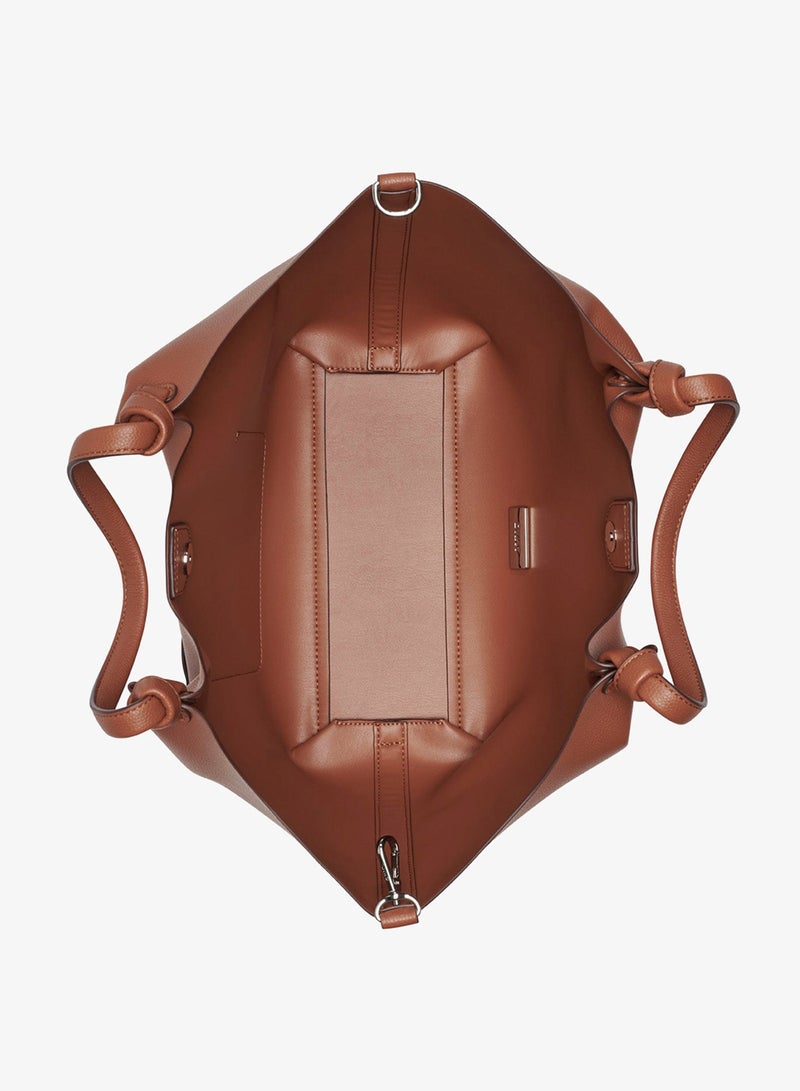 دكني حقيبة يد علوية بشعار باولا - Image 5