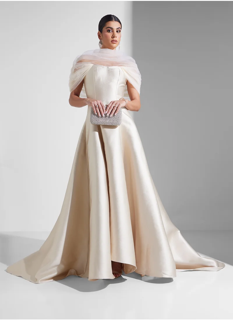 نمشي x Evening Ball Gown With Drapped Sleeves