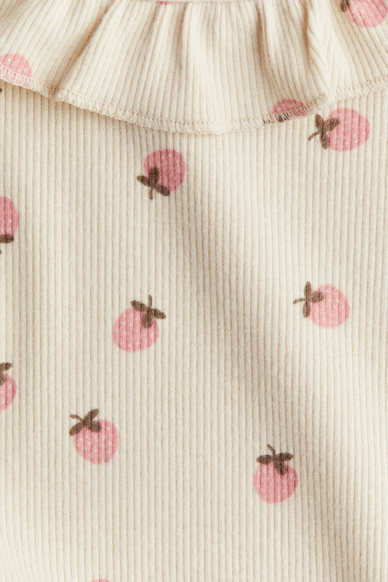 اتش اند ام بلوزة من الجيرسيه المرن