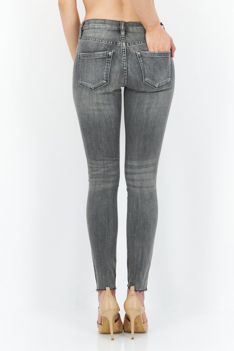 Blank NYC Women Skinny Fit Mid Rise Rise Stretchable Denim, Grey - Image 2