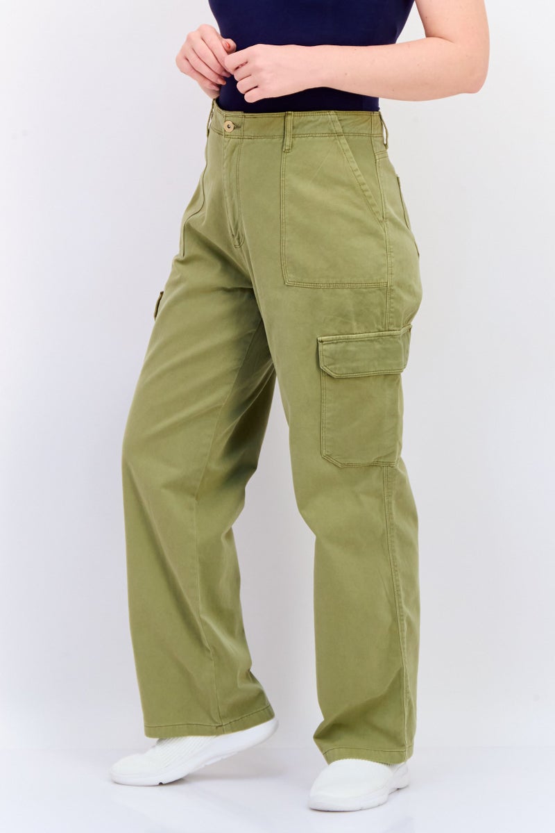 KOTON Women Regular 90,s Fit Solid Cargo Pants, Olive - Image 2