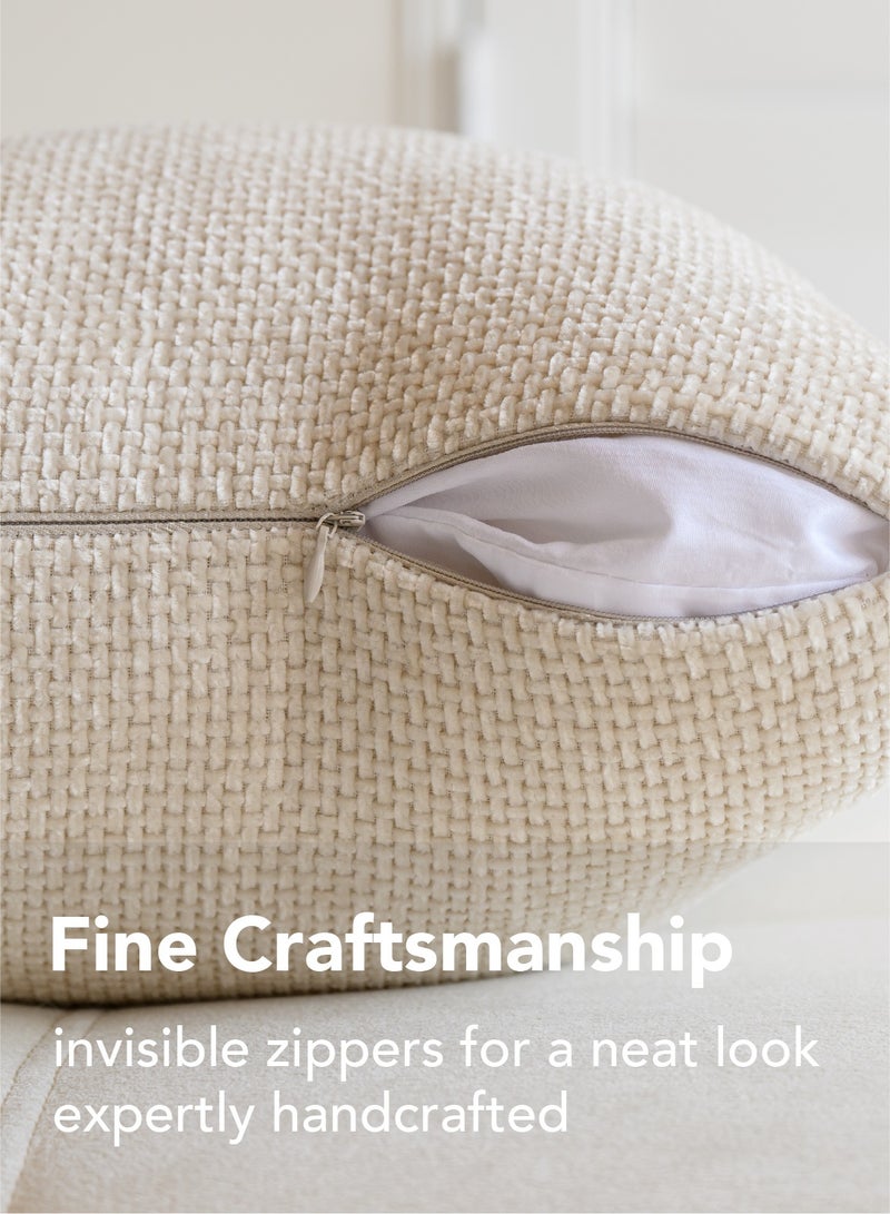 لحظة غطاء وسادة شنيلي باللون الأبيض العاجي لحظة 45x45 سم عبوة من 2 غطاء وسادة زخرفي حديث من الطراز الريفي على شكل صليب. - Image 1