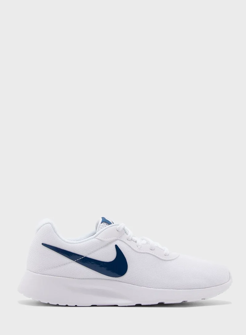 Nike Tanjun