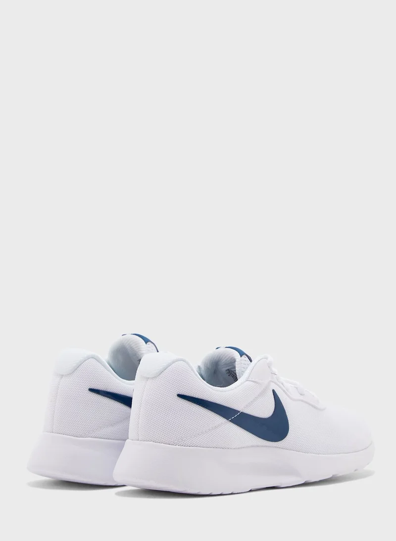 Nike Tanjun
