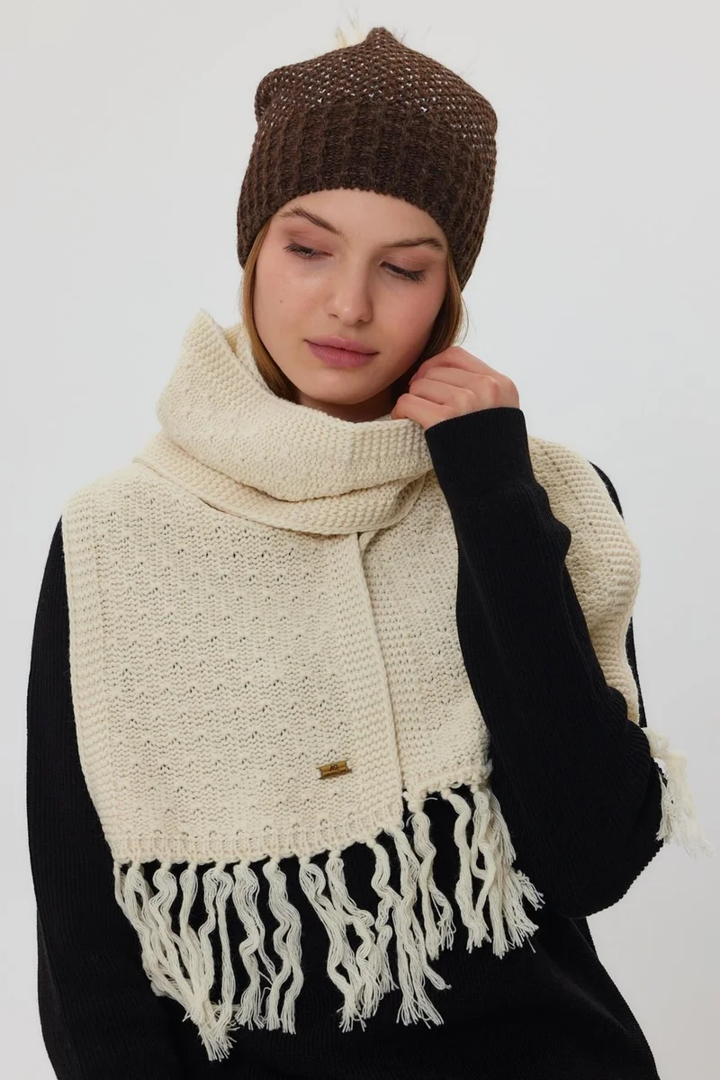 الكسندر جاردي Knitted Detail Long Scarf (E20-18843)