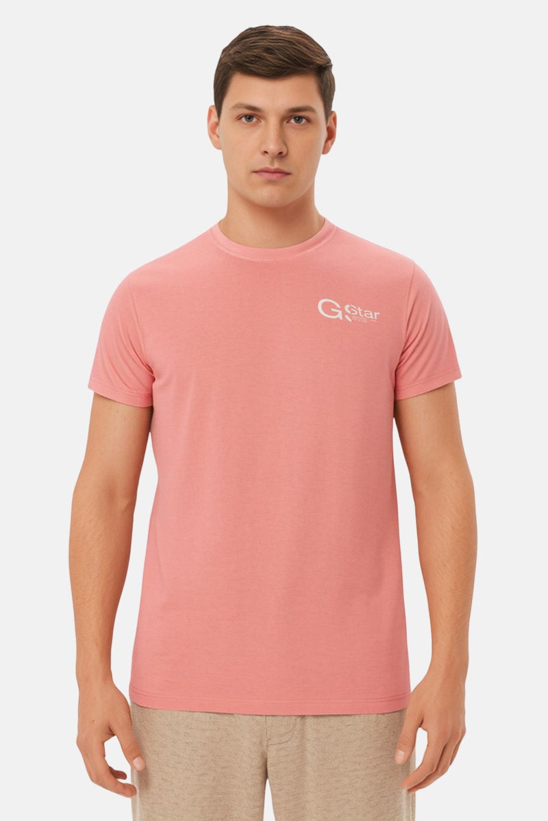 G-Star RAW تي شيرت رجالي بأكمام قصيرة وياقة دائرية بشعار العلامة التجارية، وردي - Image 1