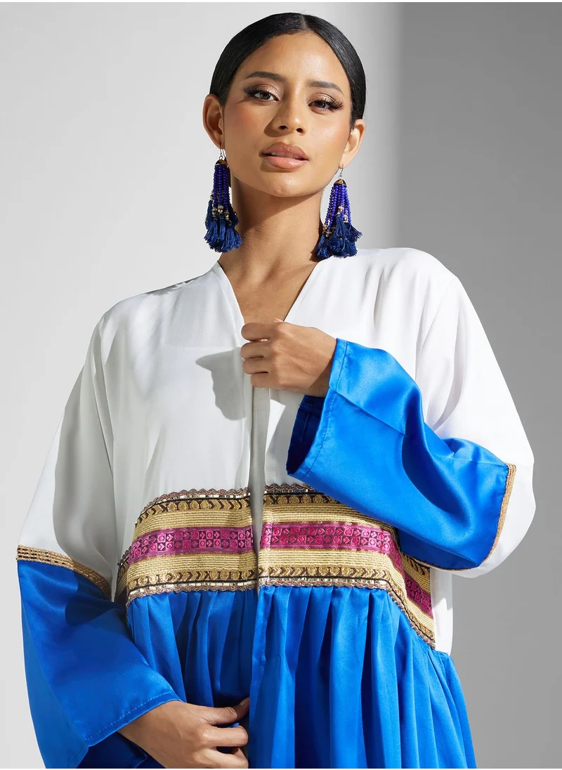 Khizana Colorblock Detail Abaya With Sheila