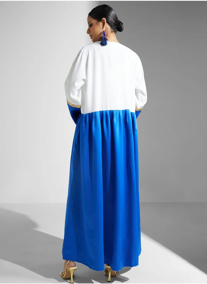 Khizana Colorblock Detail Abaya With Sheila
