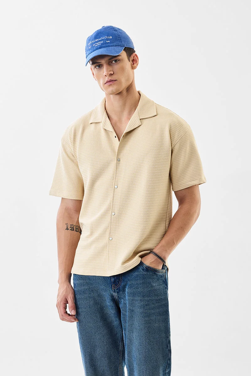 سنيتش قميص بأزرار كبس بنسيج بارز