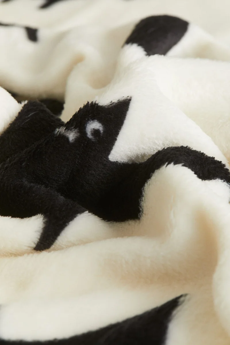 H&M Patterned fleece blanket