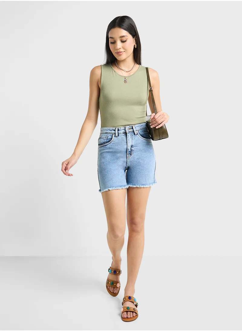 جينجر High Waist Denim Shorts With Frayed Hem