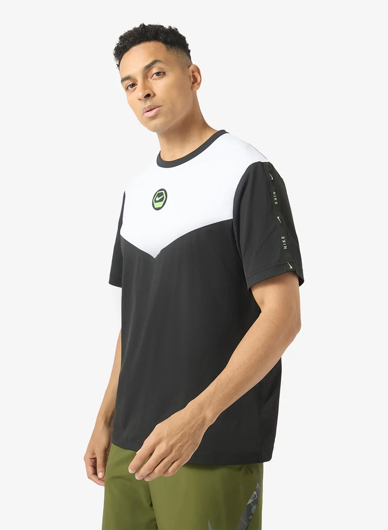 Nike Nsw Club Series Dri-Fit T-Shirt