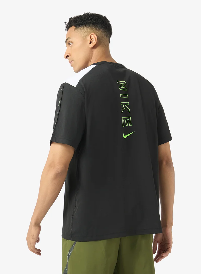 Nike Nsw Club Series Dri-Fit T-Shirt