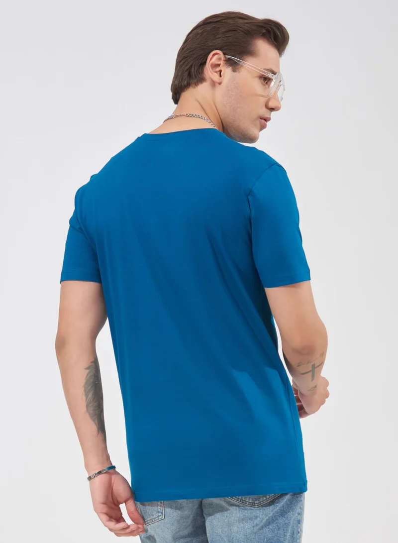 مانياك Maniac Mens Solid Half Sleeve Round Neck Denim Blue Cotton Slim Fit T-Shirt