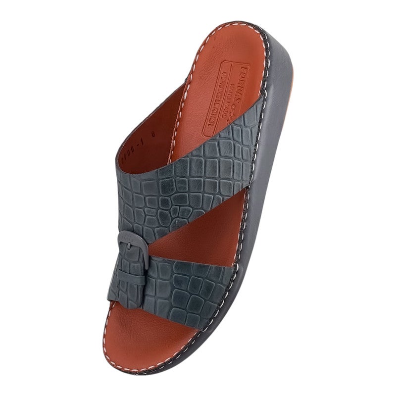 إيت صندل عربي يدوي الصنع للرجال من AET | شبشب رجالي خارجي | شبشب مفتوح من الأمام للاستخدام اليومي | جلد شامواه عربي أصلي مع إبزيم | تصميم جديد | نعل داخلي بلون بني فاتح | مريح وخفيف الوزن - Image 3