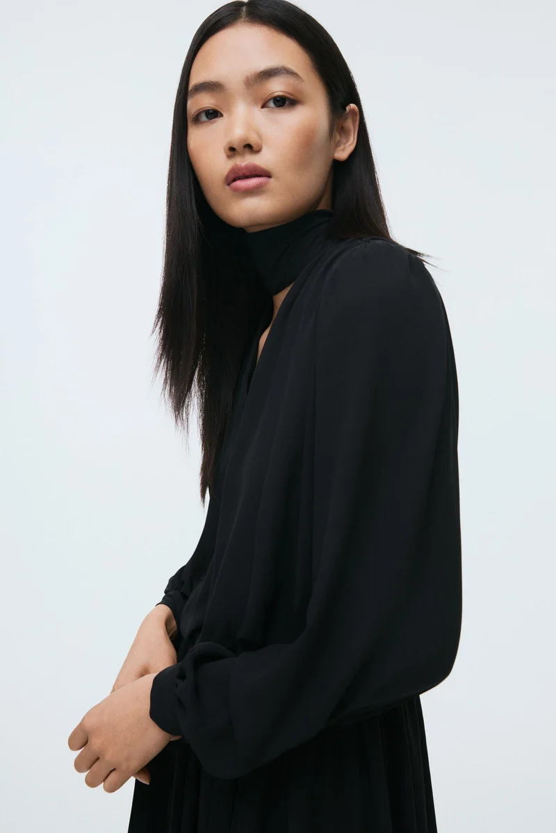 اتش اند ام فستان بتفاصيل ربطة