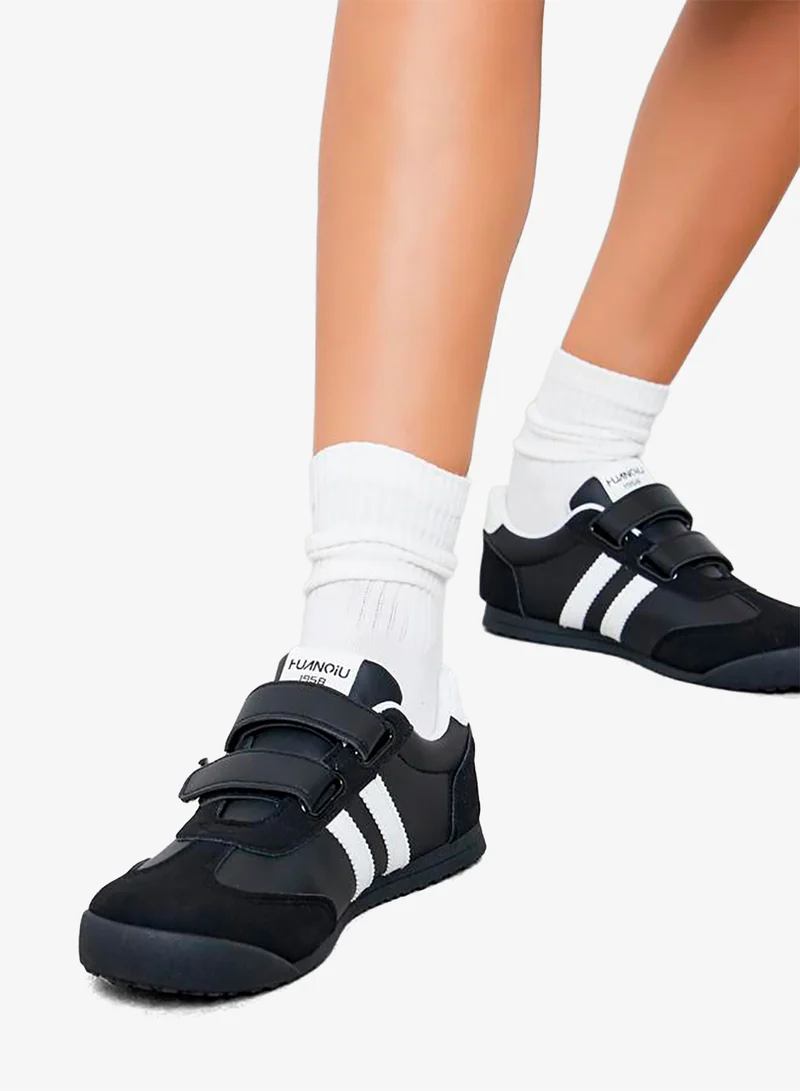 ستايلي اكتيف سنيكرز نسائي أسود بشريط لاصق