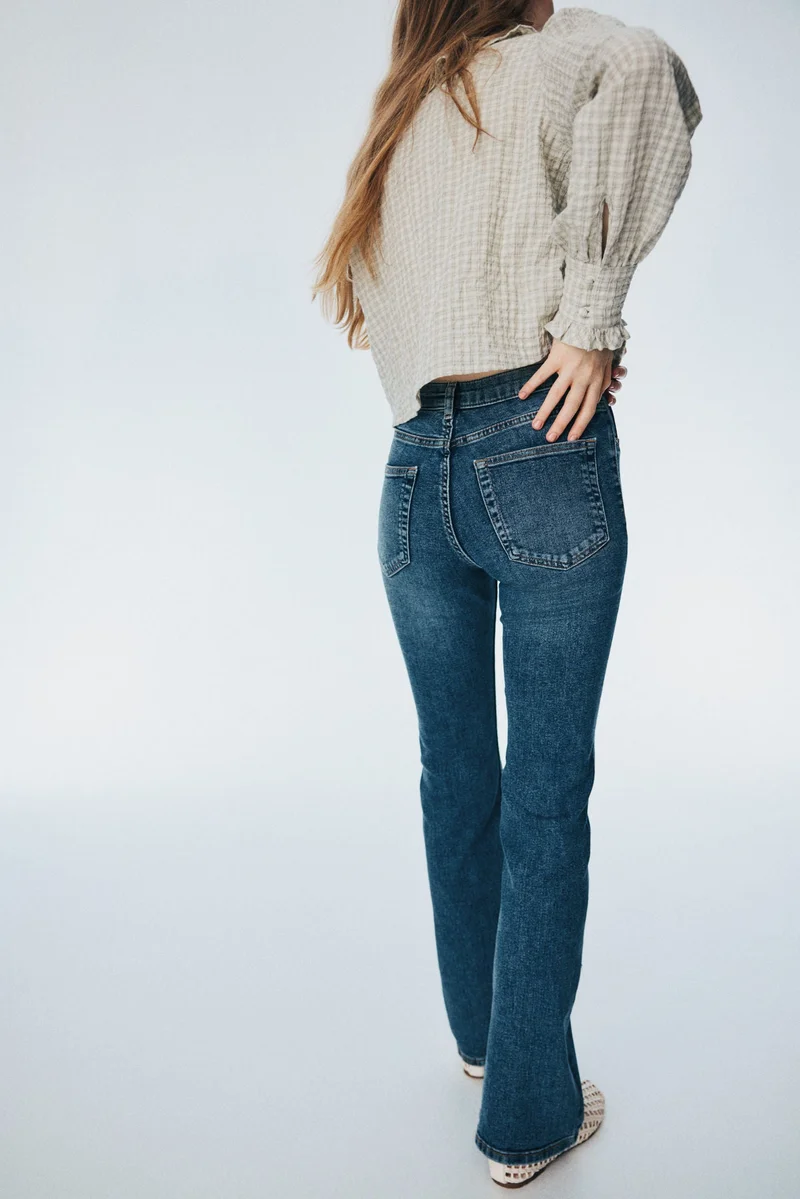 اتش اند ام جينز بقصة حافة واسعة وخصر عالي