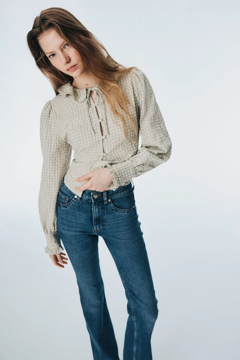 اتش اند ام جينز بقصة حافة واسعة وخصر عالي