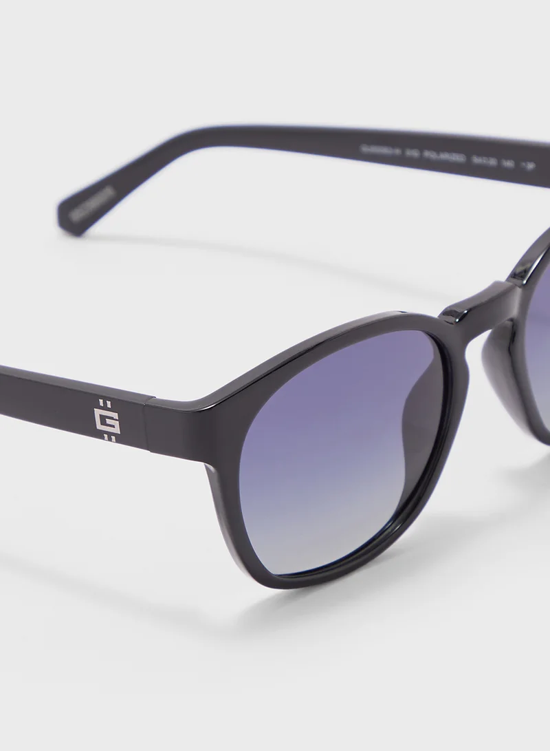 GUESS Uv Protected Polarized  Wayfarer Sunglasses