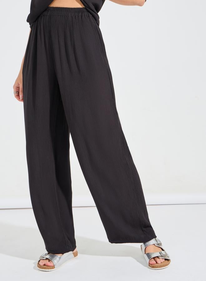 ستايلي طقم منسق من جوغر بارجل واسعة مع بلوزة بوكسي - Image 4