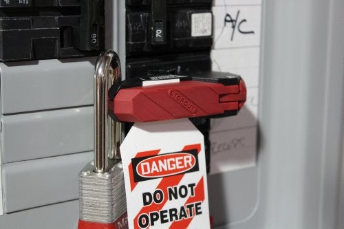 Accuform STOPOUT 120/240 Circuit Breaker Lockout (Double Pole) Bar Clamp, 1.5" x 3.33" x 1.75", Red, KDD161 - Image 2