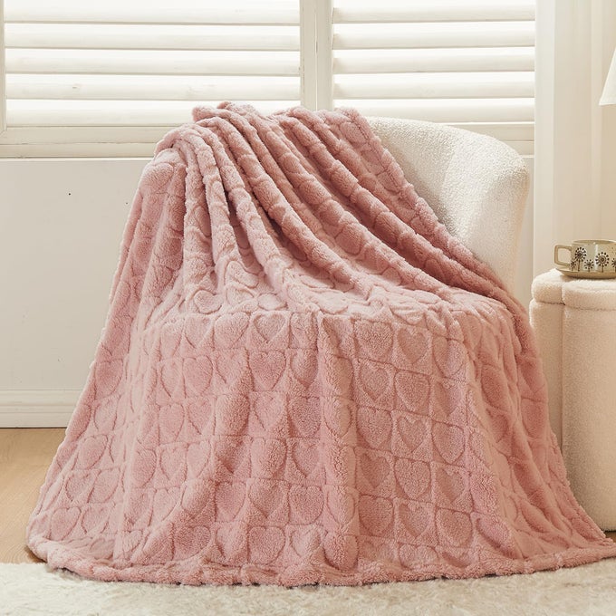 SUPER SOFT THROW BLANKET DUSTY PINK LOVE PREMIUM SILKY FLANNEL FLEECE 3D HEART CHECKERED LIGHTWEIGHT BED BLANKET ALL SEASON USE DUSTY PINK LOVE THROW50X70