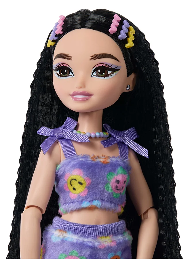 Barbie Dream Besties Doll and Accessories, Renee Posable Roller Skating Fashion Doll with Black Hair, 12 Video & Food Themed Pieces