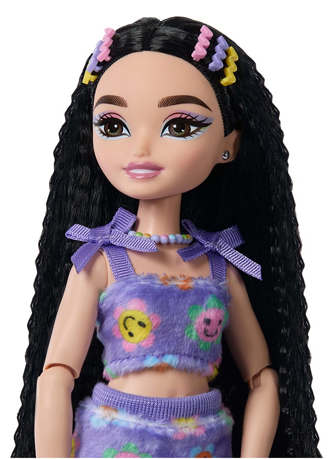 Barbie Dream Besties Doll and Accessories, Renee Posable Roller Skating Fashion Doll with Black Hair, 12 Video & Food Themed Pieces  - Image 3
