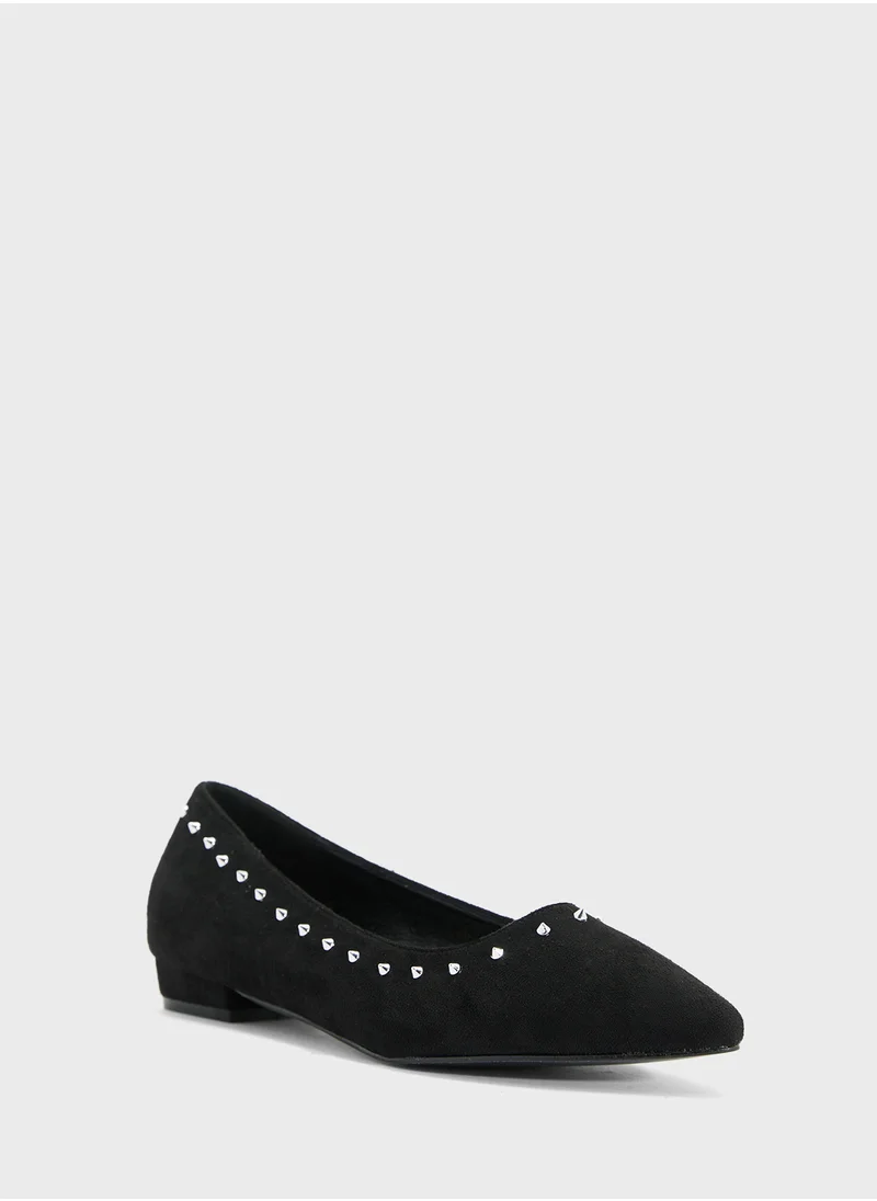 جينجر Studded Ballerina Flat