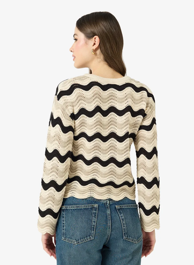 اونلي كنزة أونلاسا بأكمام طويلة وياقة دائرية بنقش موجي