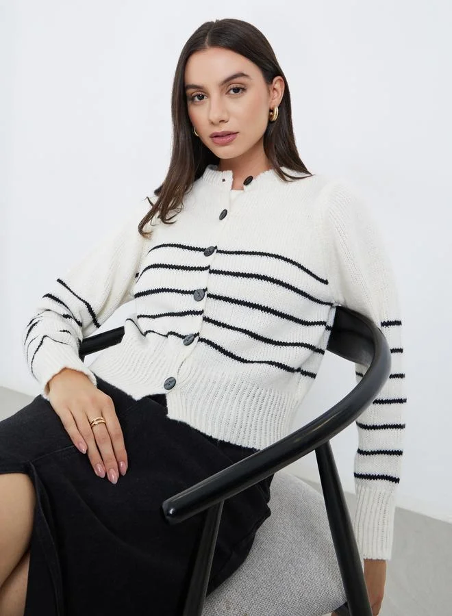 تايك تو كارديجان محبوك مخطط