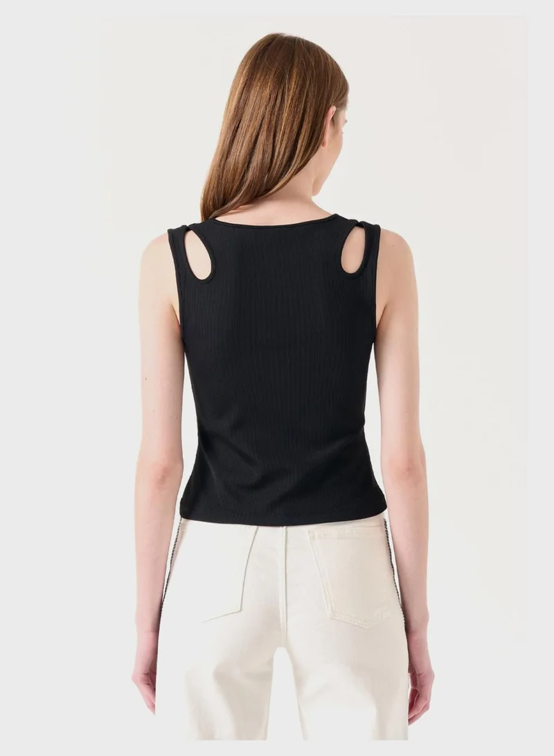 Jimmy Key Cut Detail Top