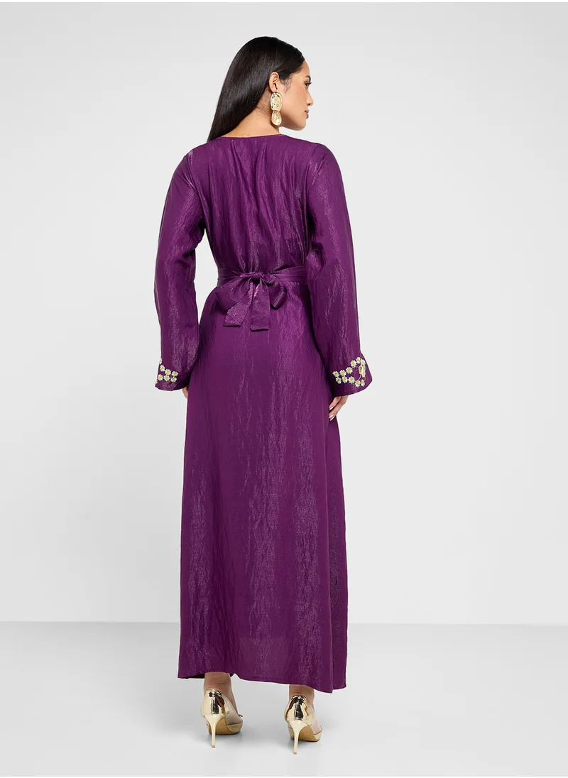 hayas closet Straight Sleeve Crew Neck Embroidered Abaya