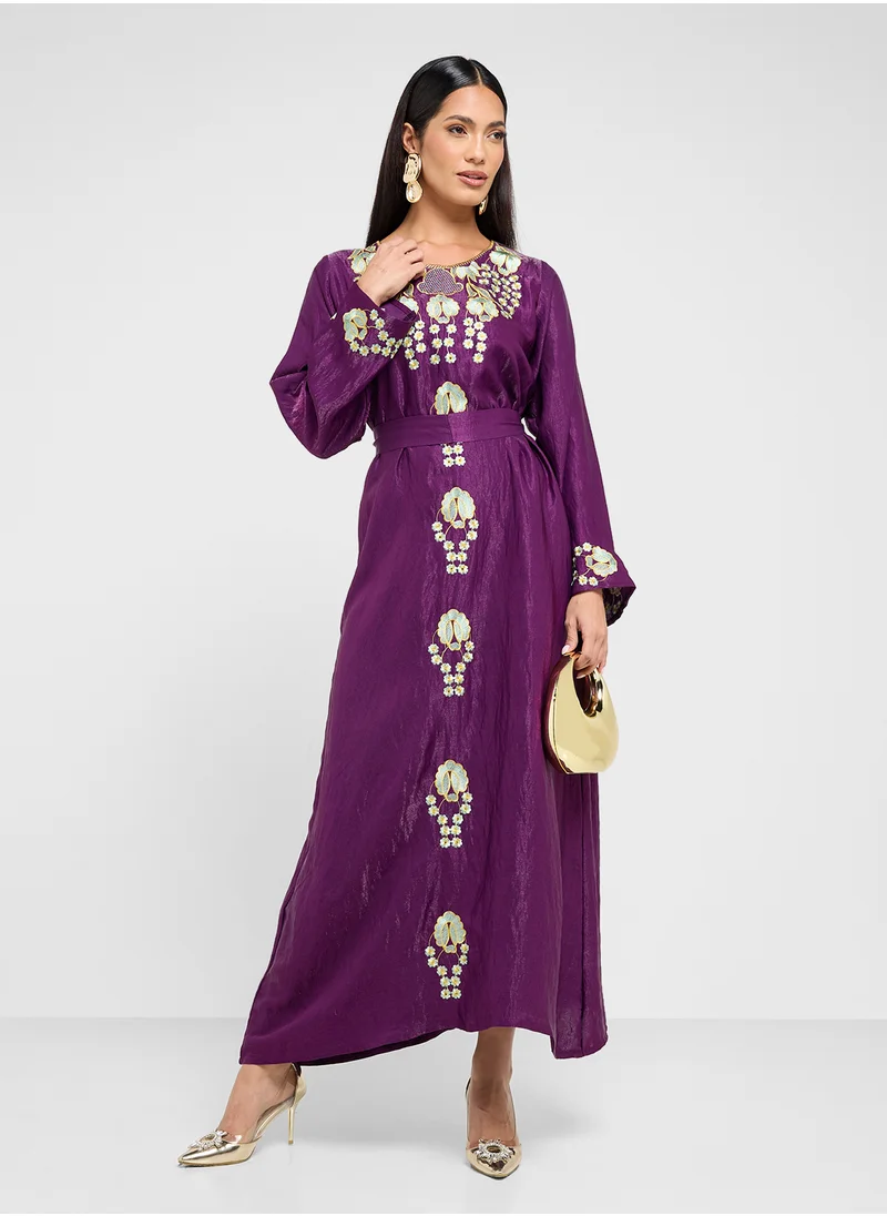 hayas closet Straight Sleeve Crew Neck Embroidered Abaya