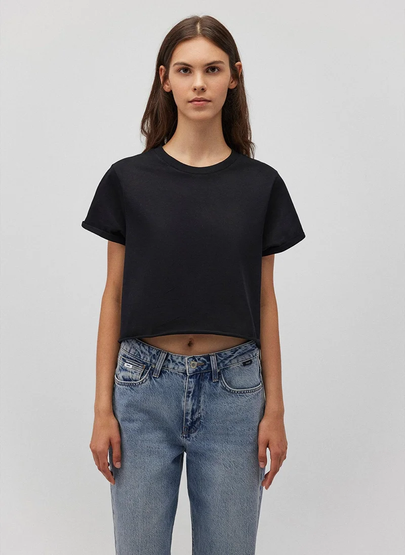 مافي Crop Black Basic T-Shirt