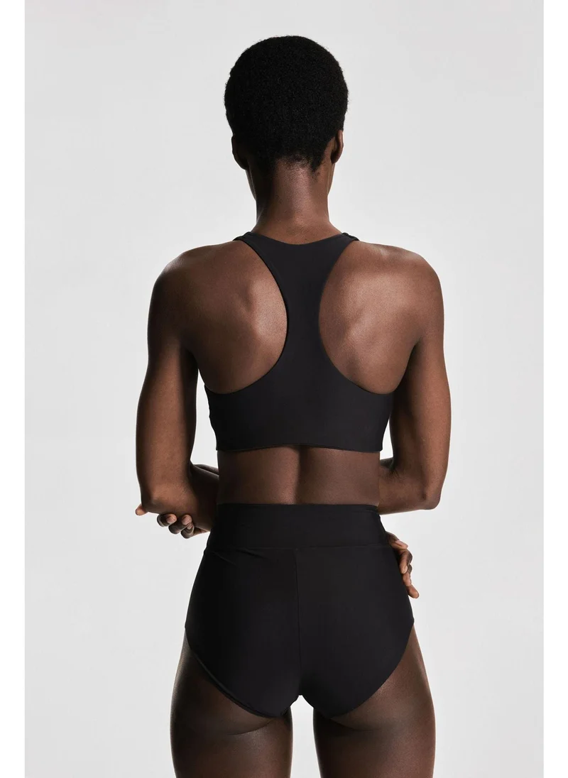 اتش اند ام Sports bikini top