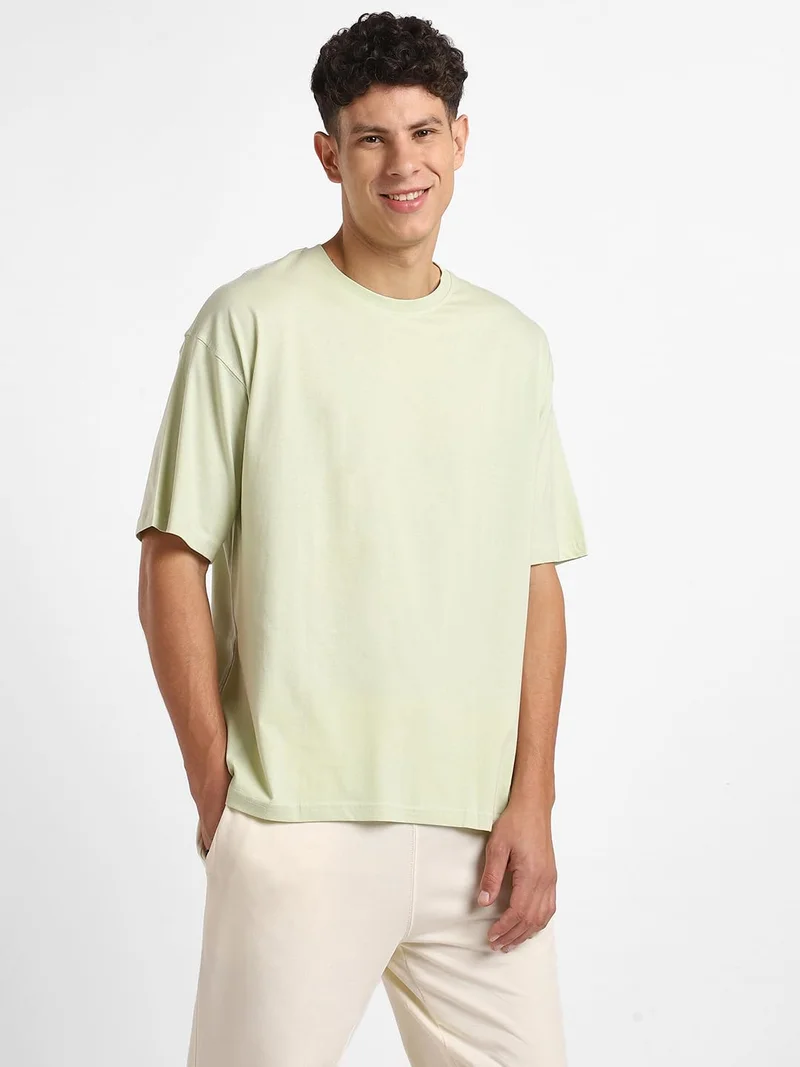 نوبيرو Men's Solid Oversized Fit T-Shirt in Light Green