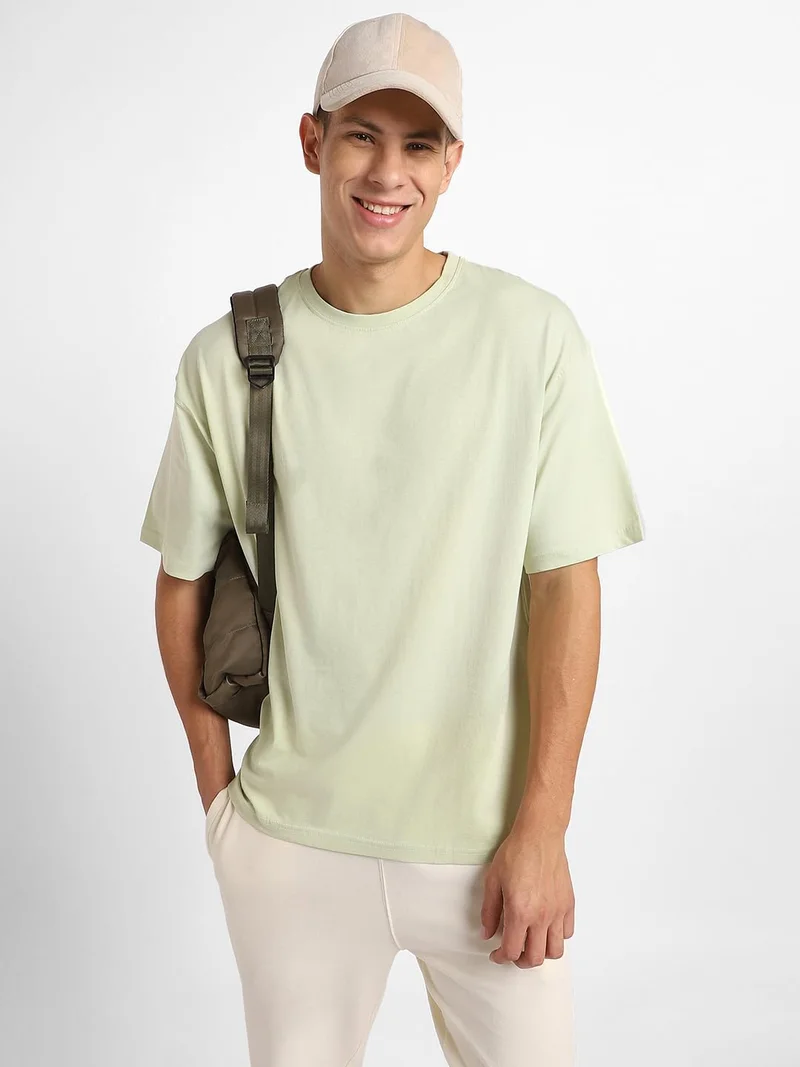 نوبيرو Men's Solid Oversized Fit T-Shirt in Light Green