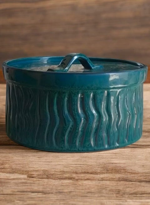 A pottery and porcelain solution that can withstand direct and indirect temperatures, from a flame or inside the oven.