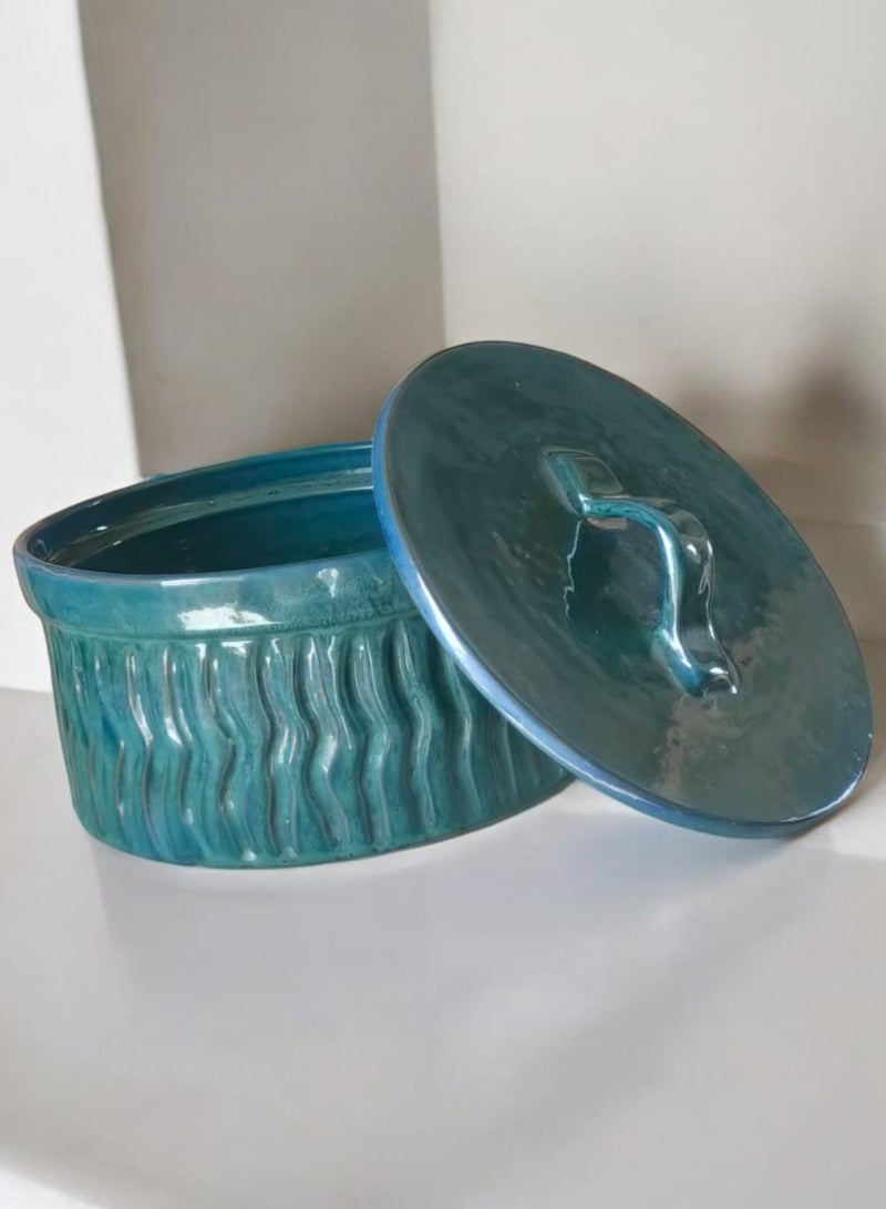 A pottery and porcelain solution that can withstand direct and indirect temperatures, from a flame or inside the oven.
