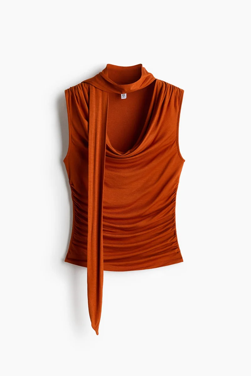 اتش اند ام بلوزة بياقة وشاح