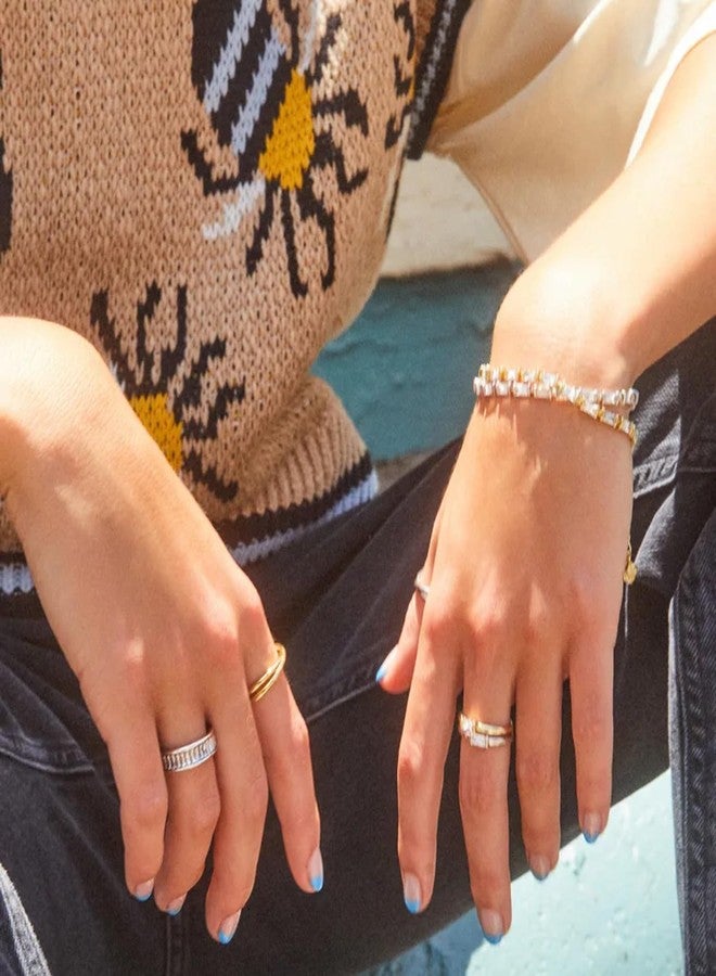 Kendra Scott خاتم كيندرا سكوت جوليت 14 قيراط مطلي بالذهب الأصفر فوق النحاس مع كريستال أبيض، مجوهرات عصرية للنساء، مقاس 6 - Image 3